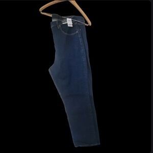 Abercrombie & Fitch Curve Love Ultra High Rise 90s Slim Straight Jean 34 Short
